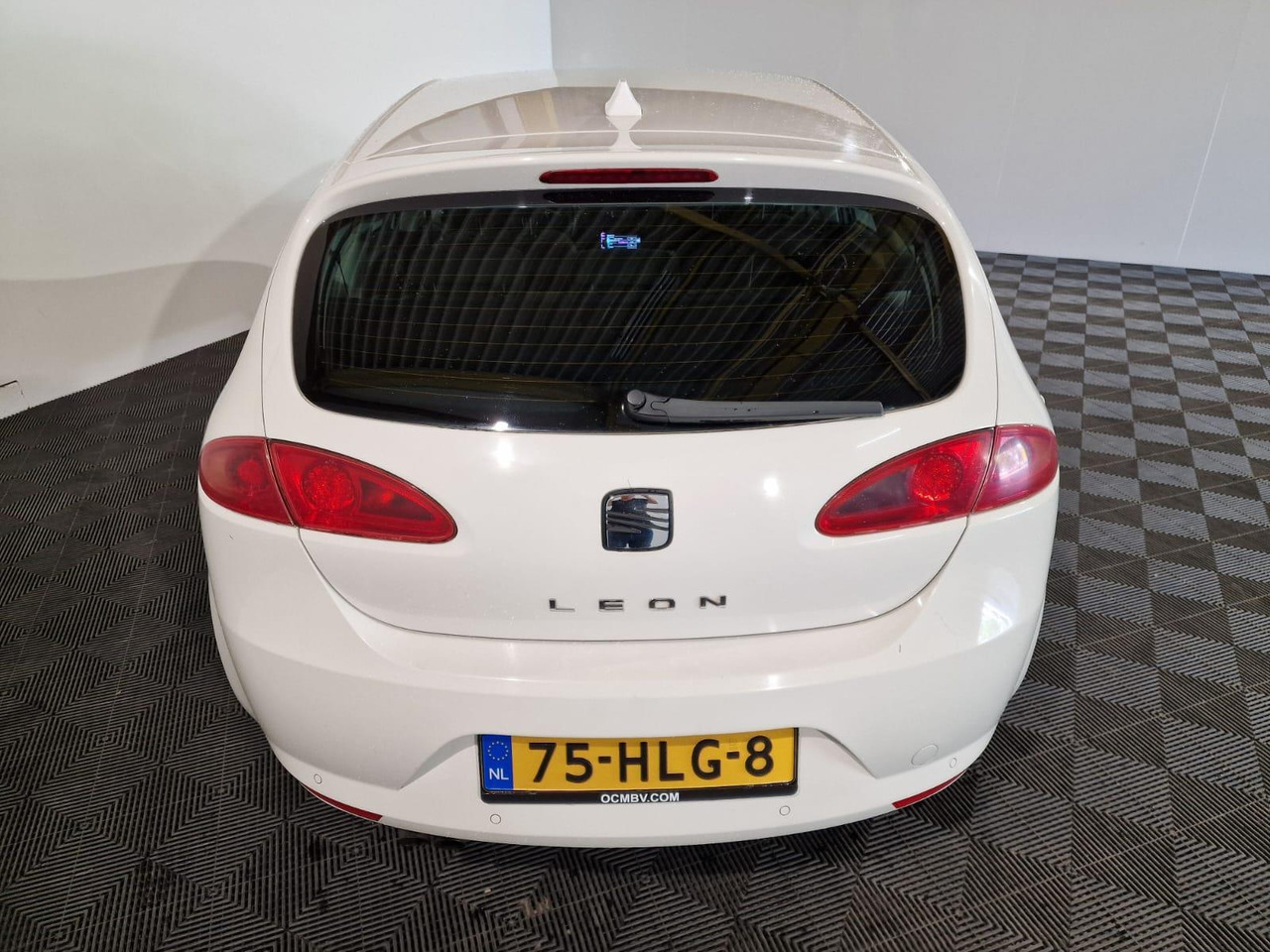SEAT Leon 1.4 TSI Business Style 75-HLG-8 - Automóvel: foto 2 SEAT Leon 1.4 TSI Business Style 75-HLG-8 - Automóvel: foto 2