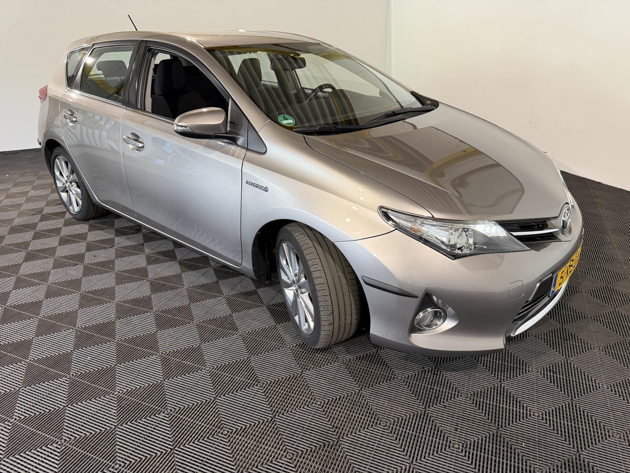 Toyota Auris 1.8 Hybrid Dynamic | 2013 | 191.085 km | 5-KBL-67 - Hatchback: foto 4 Toyota Auris 1.8 Hybrid Dynamic | 2013 | 191.085 km | 5-KBL-67 - Hatchback: foto 4