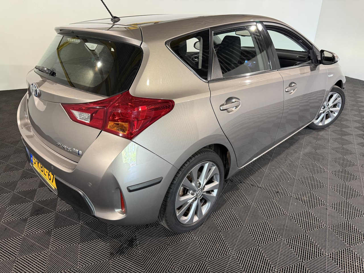 Toyota Auris 1.8 Hybrid Dynamic | 2013 | 191.085 km | 5-KBL-67 - Hatchback: foto 3 Toyota Auris 1.8 Hybrid Dynamic | 2013 | 191.085 km | 5-KBL-67 - Hatchback: foto 3