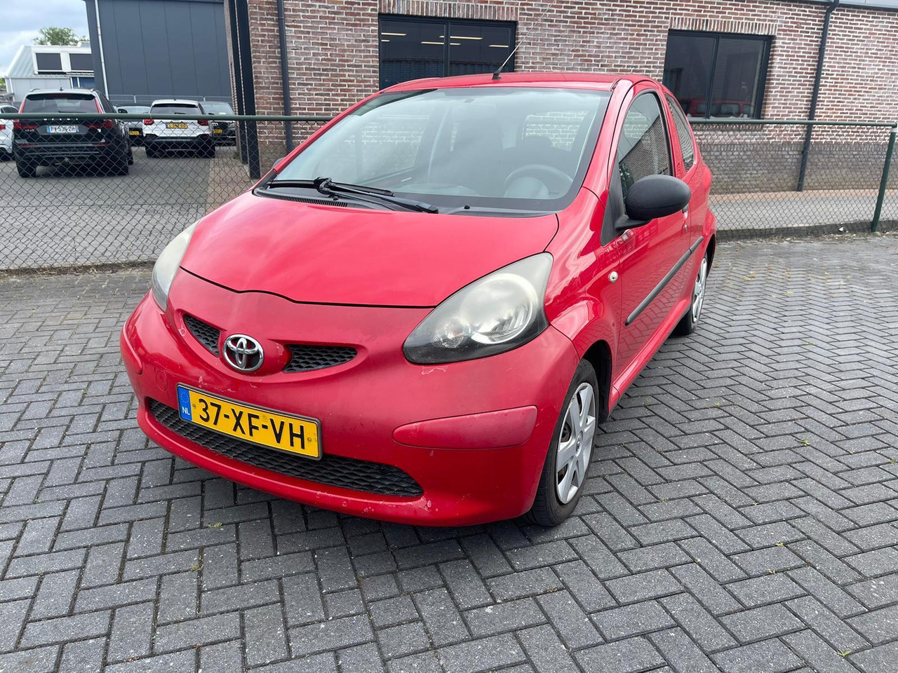 Toyota Aygo 1.0 12V 37-XF-VH - Hatchback: foto 1 Toyota Aygo 1.0 12V 37-XF-VH - Hatchback: foto 1