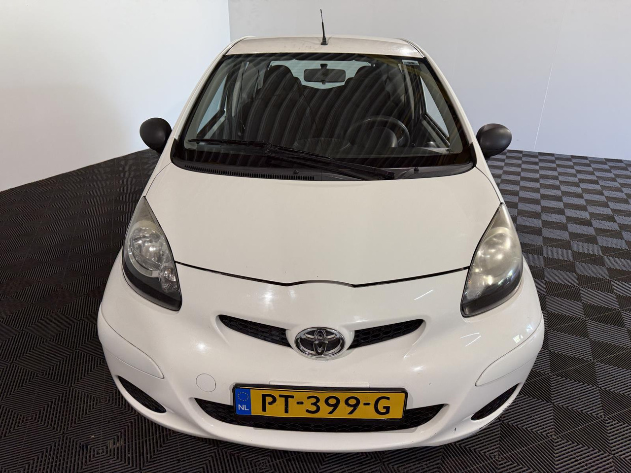 Toyota Aygo 1.0-12V Comfort PT-399-G 157.010 km - Automóvel: foto 5 Toyota Aygo 1.0-12V Comfort PT-399-G 157.010 km - Automóvel: foto 5
