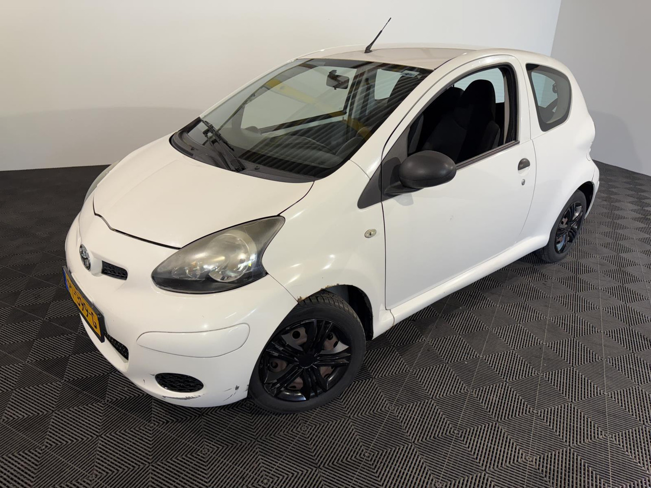 Toyota Aygo 1.0-12V Comfort PT-399-G 157.010 km - Automóvel: foto 1 Toyota Aygo 1.0-12V Comfort PT-399-G 157.010 km - Automóvel: foto 1