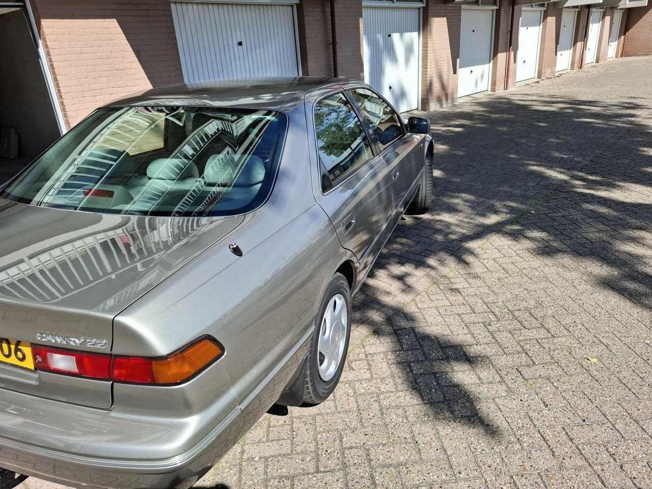 Toyota | Camry | 2.2i GL | 1998 | 122.000 km | TNLB06 | Logisch - Sedan: foto 4 Toyota | Camry | 2.2i GL | 1998 | 122.000 km | TNLB06 | Logisch - Sedan: foto 4