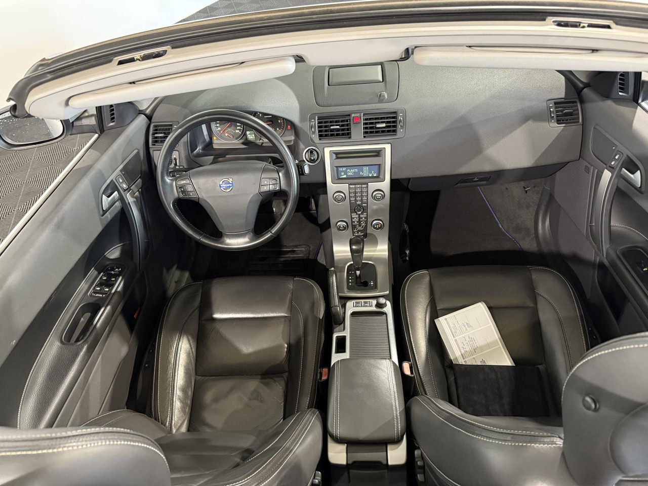 Volvo | C70 Convertible | 2.0D Summum | 2010 | 194.179 km | 47KKS6 | Logisch - Automóvel: foto 3 Volvo | C70 Convertible | 2.0D Summum | 2010 | 194.179 km | 47KKS6 | Logisch - Automóvel: foto 3