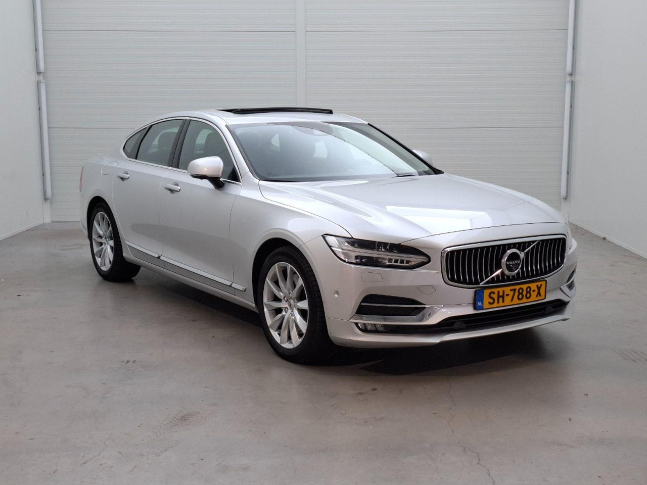 Volvo S90 2.0 D5 AWD Inscription | 2016 | 175.340 km | Automaat | SH788X | NAP: Geen oordeel - Sedan: foto 2 Volvo S90 2.0 D5 AWD Inscription | 2016 | 175.340 km | Automaat | SH788X | NAP: Geen oordeel - Sedan: foto 2