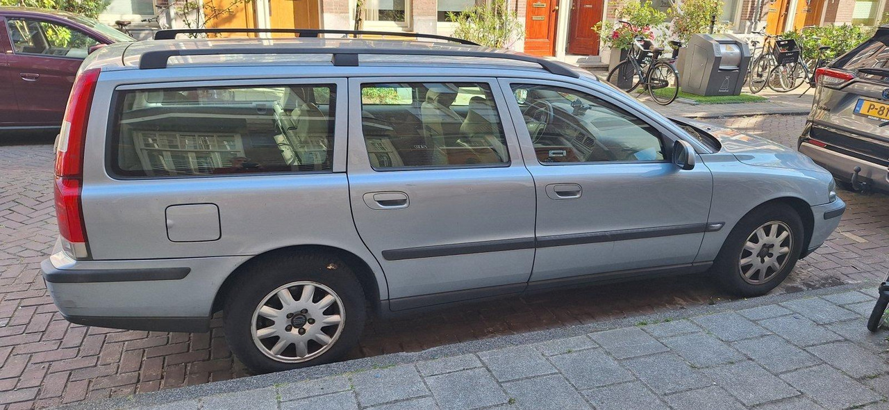 Volvo V70 2.4 Comfort Line | 2001 | 312.397 | NK-218-T - Automóvel: foto 5 Volvo V70 2.4 Comfort Line | 2001 | 312.397 | NK-218-T - Automóvel: foto 5