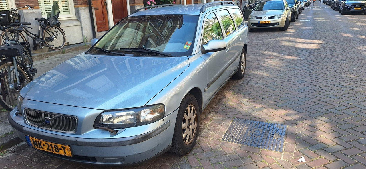 Volvo V70 2.4 Comfort Line | 2001 | 312.397 | NK-218-T - Automóvel: foto 4 Volvo V70 2.4 Comfort Line | 2001 | 312.397 | NK-218-T - Automóvel: foto 4