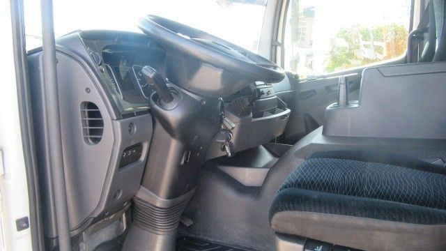 Mercedes-Benz 1527L Pr.Pl.LBW km 31.000 - Camião de lona: foto 4 Mercedes-Benz 1527L Pr.Pl.LBW km 31.000 - Camião de lona: foto 4