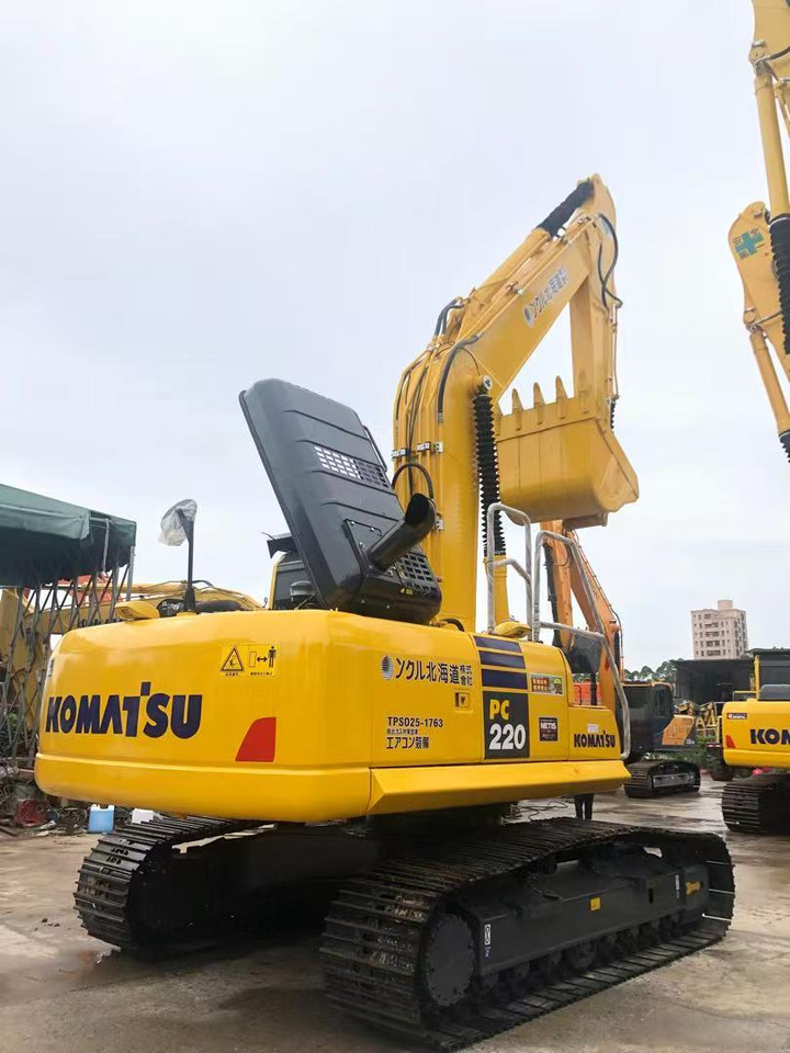 KOMATSU PC220 - Escavadora de rastos: foto 1 KOMATSU PC220 - Escavadora de rastos: foto 1