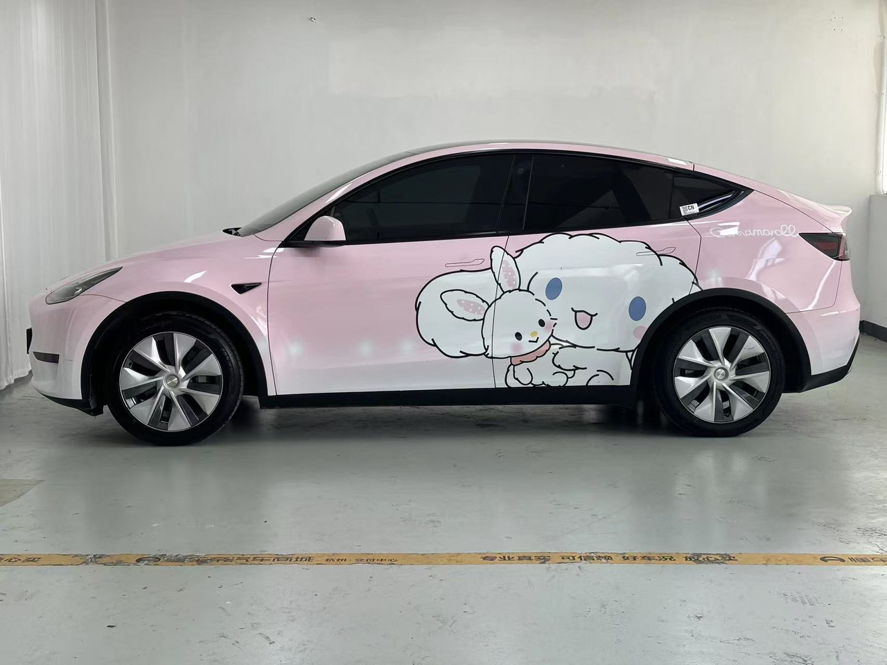 TESLA MODEL Y - SUV: foto 2 TESLA MODEL Y - SUV: foto 2