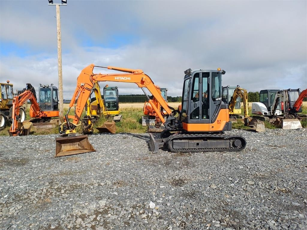 Hitachi ZX50u Engcon pyörittäjällä - Mini escavadeira: foto 2 Hitachi ZX50u Engcon pyörittäjällä - Mini escavadeira: foto 2