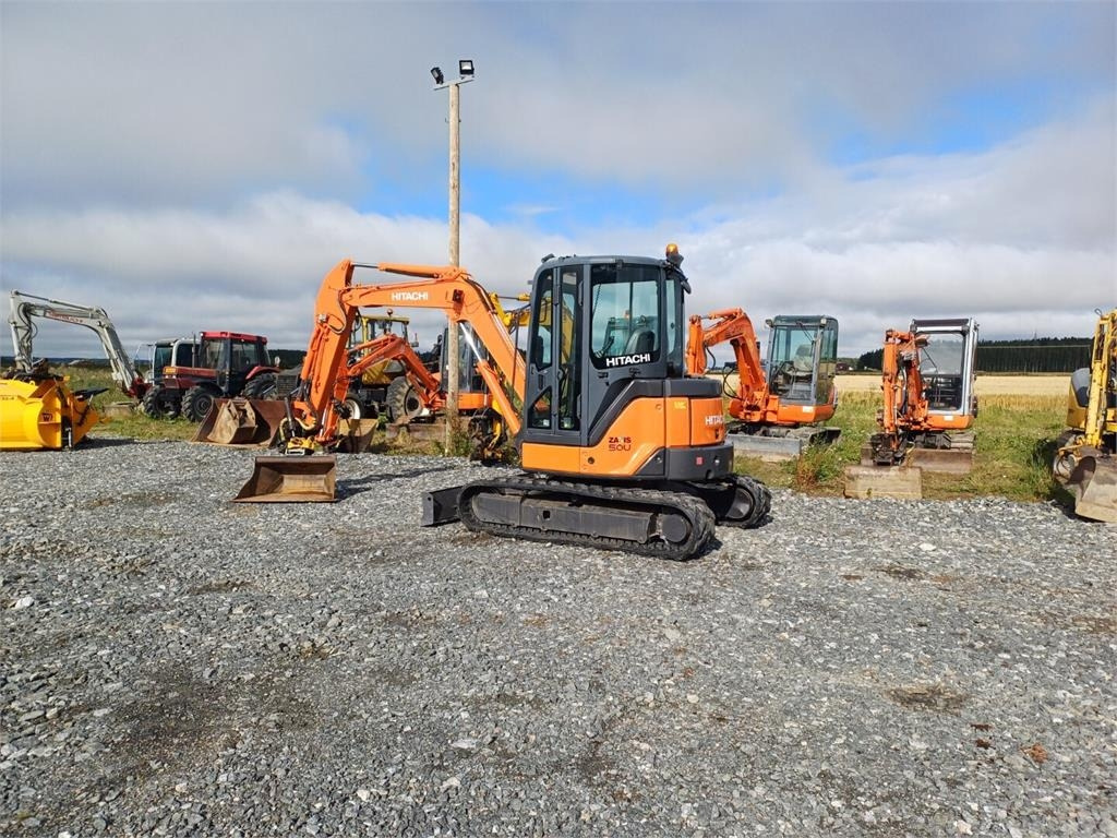 Hitachi ZX50u Engcon pyörittäjällä - Mini escavadeira: foto 3 Hitachi ZX50u Engcon pyörittäjällä - Mini escavadeira: foto 3