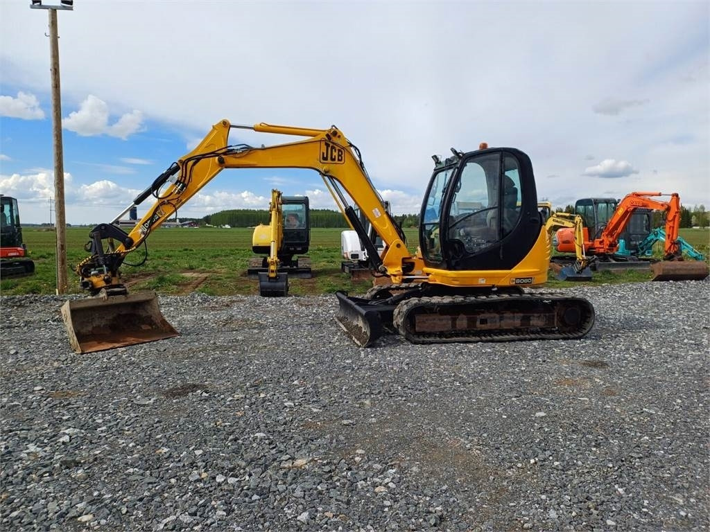 JCB 8080 Engconin pyörittäjällä - Mini escavadeira: foto 2 JCB 8080 Engconin pyörittäjällä - Mini escavadeira: foto 2