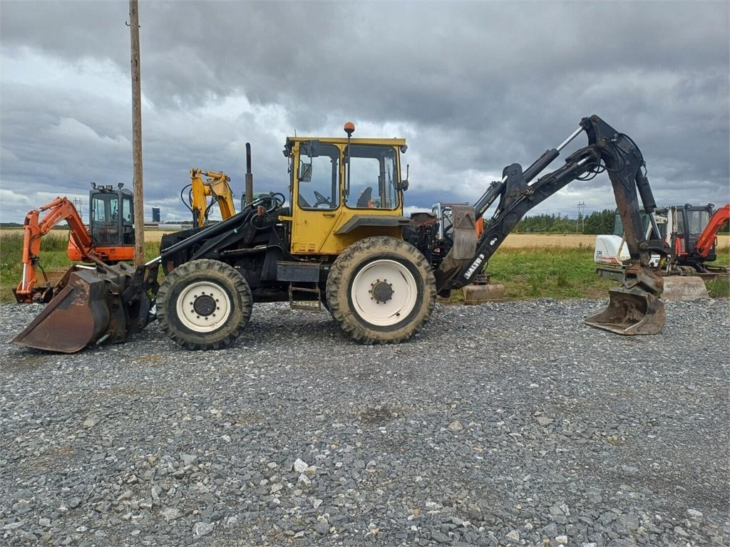 Valmet Valtra 8000 kallistuva luiskakauha - Retroescavadeira: foto 2 Valmet Valtra 8000 kallistuva luiskakauha - Retroescavadeira: foto 2