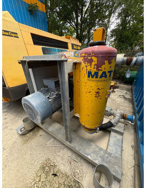 Bauer MAT HP 70 - Bomba de betão estacionária para Máquina agrícola: foto 2 Bauer MAT HP 70 - Bomba de betão estacionária para Máquina agrícola: foto 2