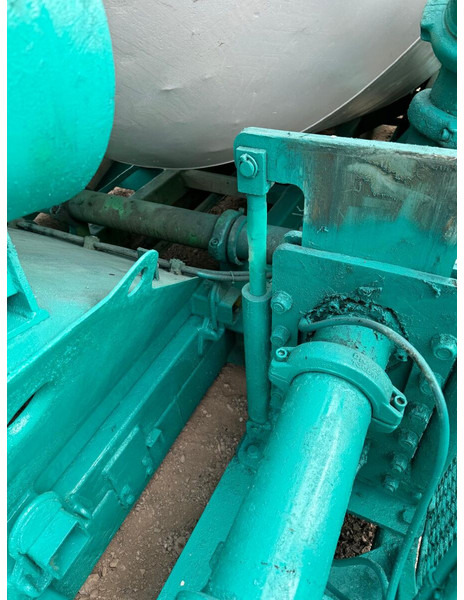 CIFA Concrete Mixer with own engine - Betoneira: foto 4 CIFA Concrete Mixer with own engine - Betoneira: foto 4