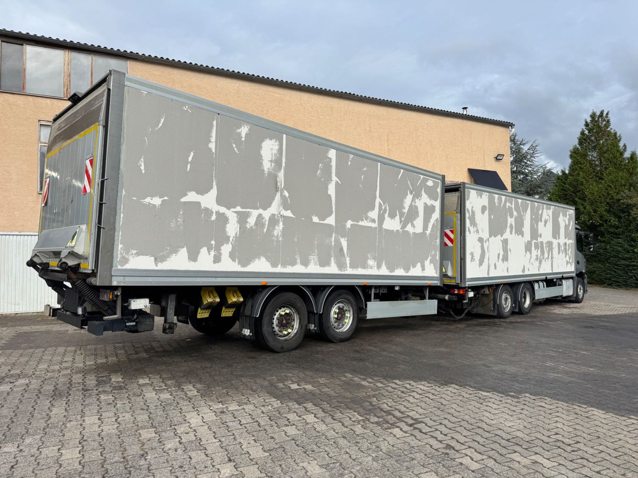 Mercedes-Benz Antos 2540/2xLBW/Kühlung-Defekt/5instock - Camião frigorífico: foto 3 Mercedes-Benz Antos 2540/2xLBW/Kühlung-Defekt/5instock - Camião frigorífico: foto 3
