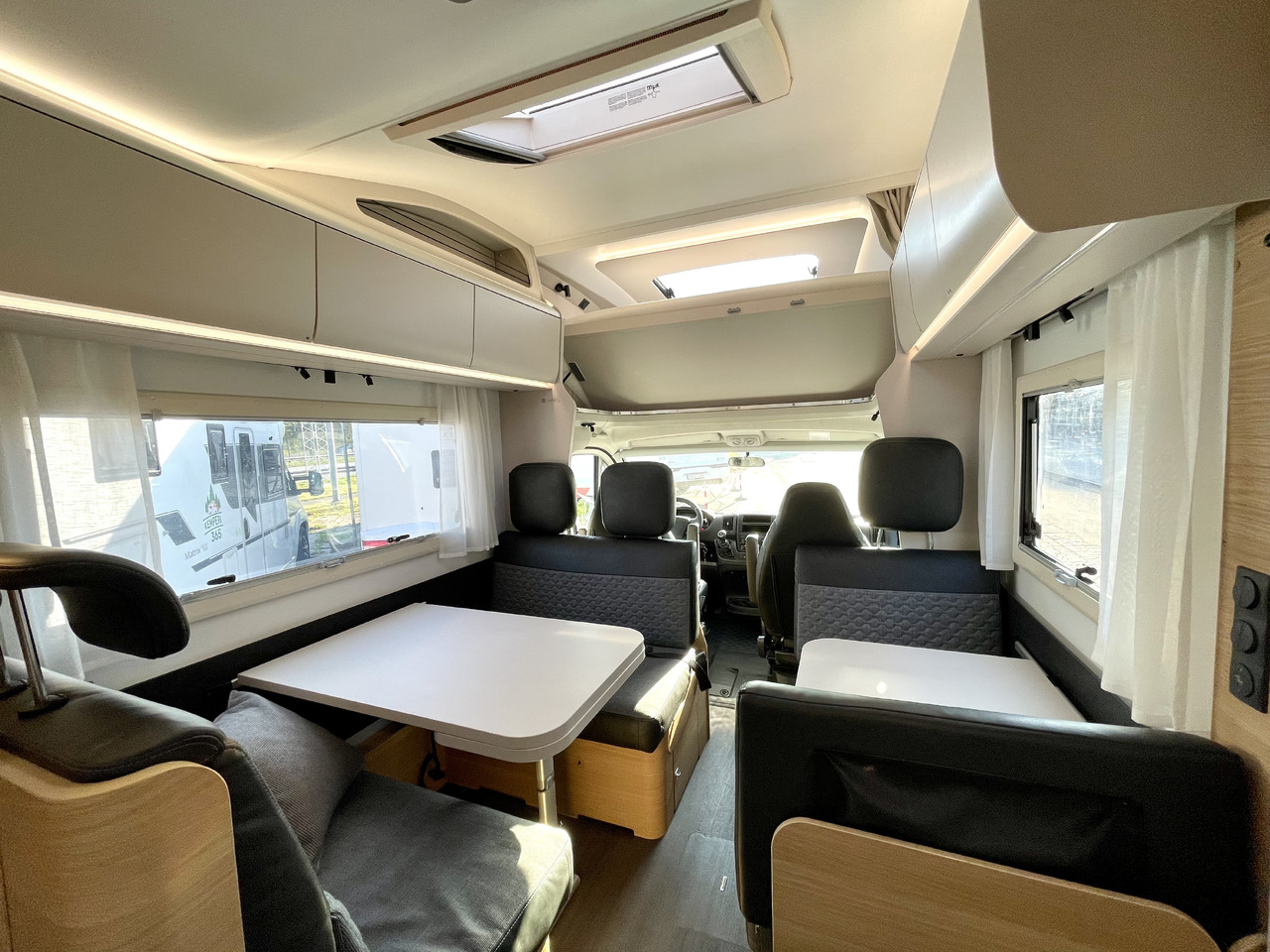ADRIA Coral XL 650 DK - Autocaravana capucine: foto 5 ADRIA Coral XL 650 DK - Autocaravana capucine: foto 5