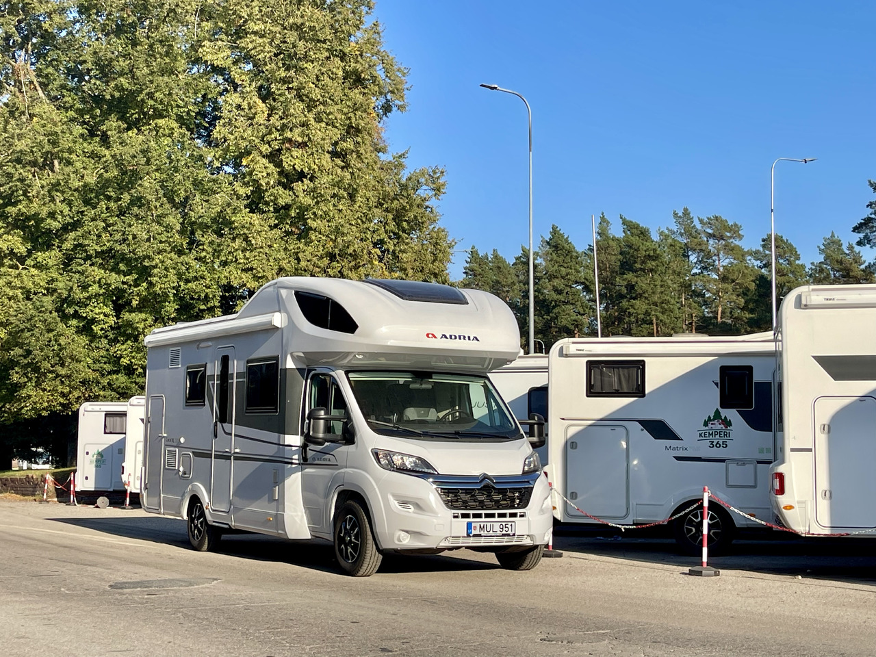 ADRIA Coral XL 650 DK - Autocaravana capucine: foto 1 ADRIA Coral XL 650 DK - Autocaravana capucine: foto 1