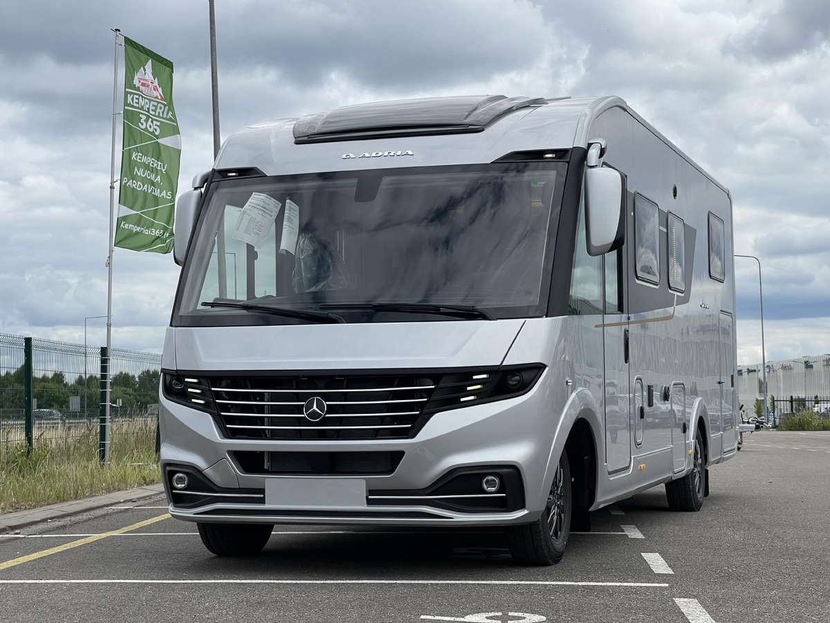 ADRIA Super Sonic 780 DC - Autocaravana integral: foto 1 ADRIA Super Sonic 780 DC - Autocaravana integral: foto 1
