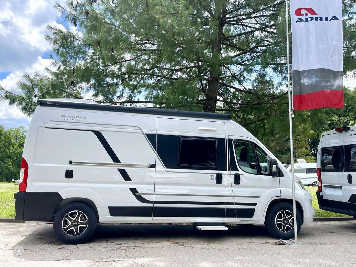 ADRIA Twin 600 SP Family - Campervan: foto 1 ADRIA Twin 600 SP Family - Campervan: foto 1