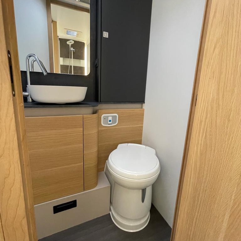 Locação financeira de Adria Matrix Plus 670DC Adria Matrix Plus 670DC: foto 14