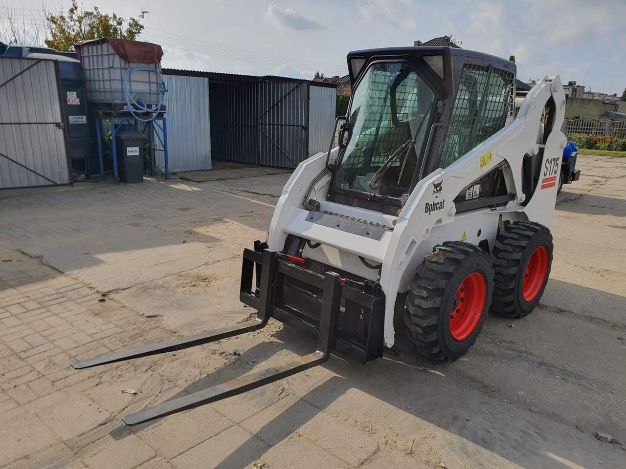 BOBCAT S175 - Mini pá carregadora: foto 1 BOBCAT S175 - Mini pá carregadora: foto 1