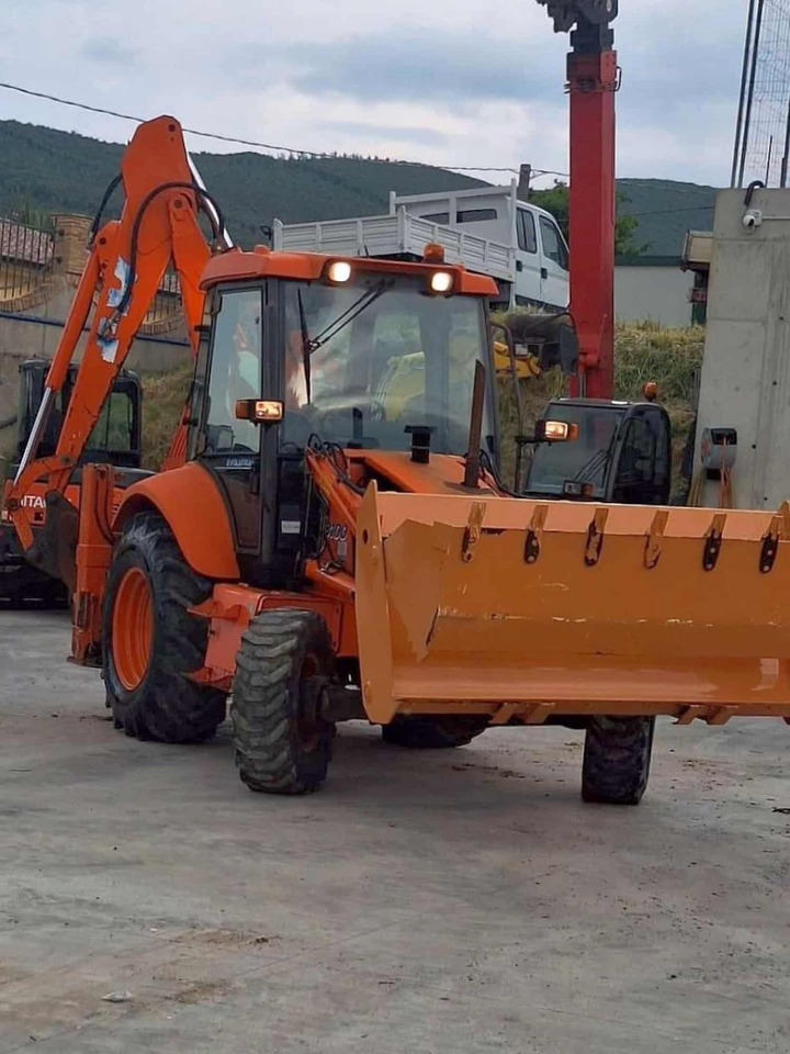 FIAT KOBELCO FB100 - Retroescavadeira: foto 2 FIAT KOBELCO FB100 - Retroescavadeira: foto 2