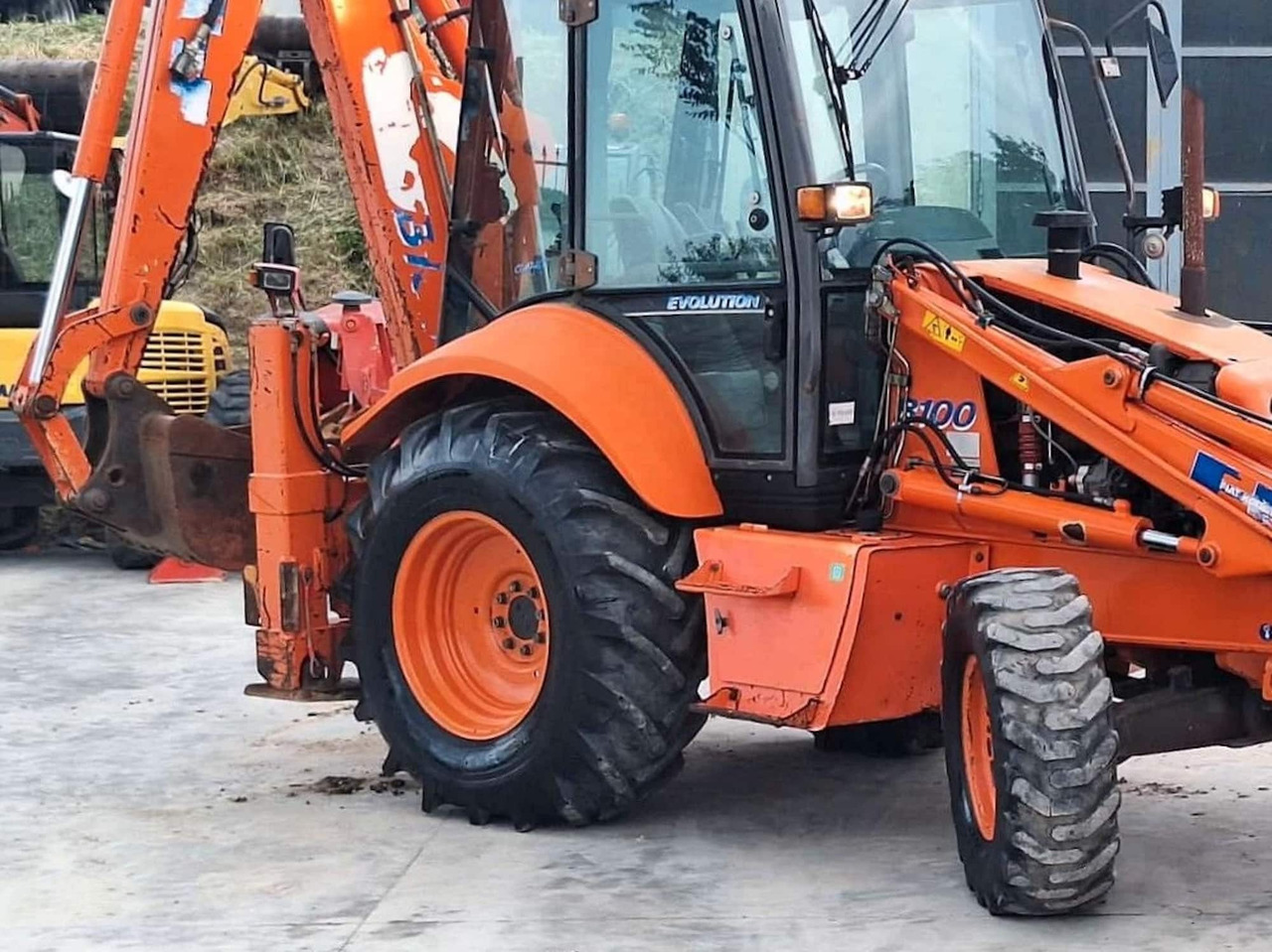 FIAT KOBELCO FB100 - Retroescavadeira: foto 5 FIAT KOBELCO FB100 - Retroescavadeira: foto 5