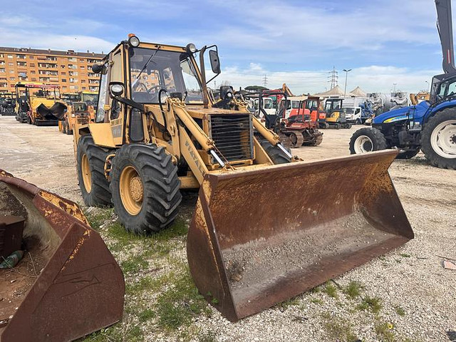 Fiat ALLIS BH4.5 - Retroescavadeira: foto 2 Fiat ALLIS BH4.5 - Retroescavadeira: foto 2