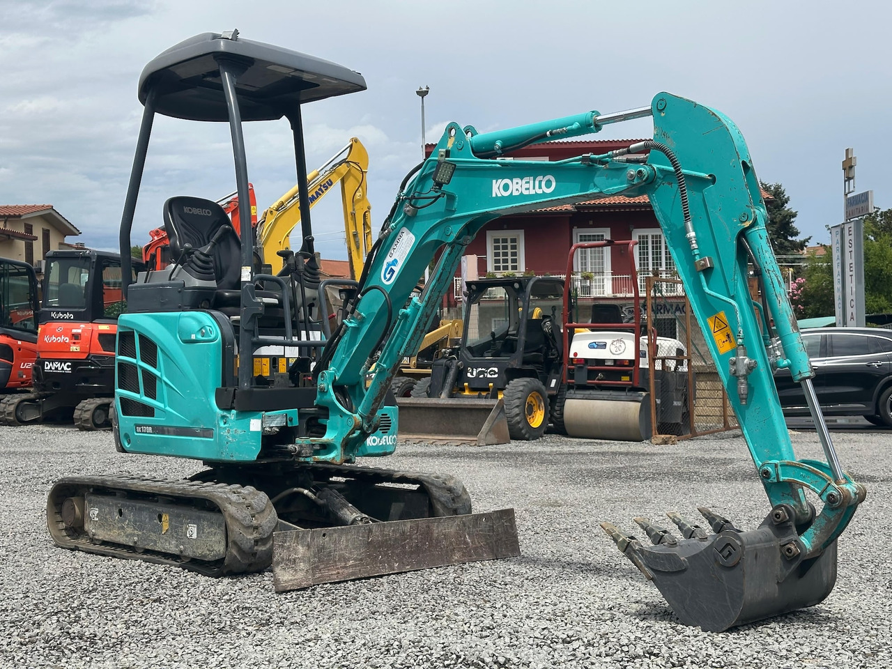 KOBELCO SK17SR-3E - Mini escavadeira: foto 1 KOBELCO SK17SR-3E - Mini escavadeira: foto 1