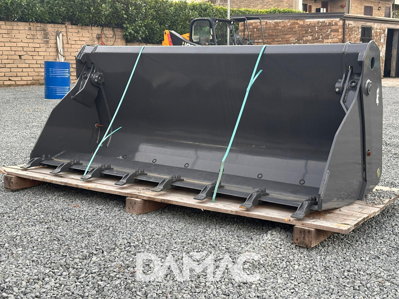 NEW HOLLAND 220 - Balde carregador: foto 2 NEW HOLLAND 220 - Balde carregador: foto 2