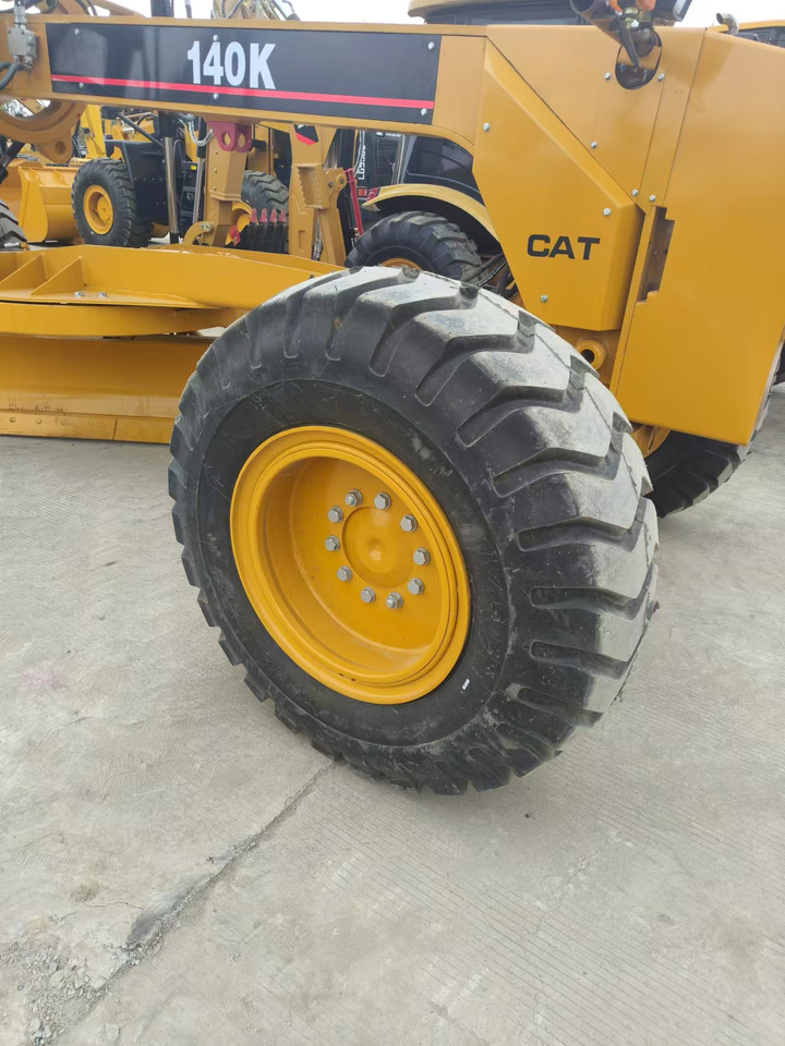 CATERPILLAR 140H - Motoniveladora: foto 4 CATERPILLAR 140H - Motoniveladora: foto 4