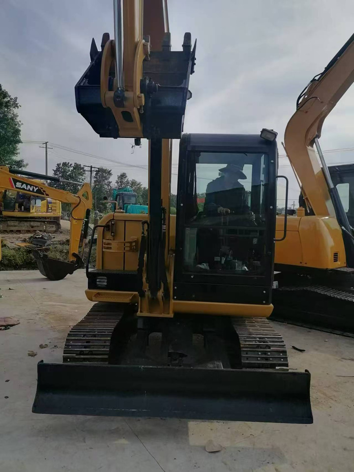 CATERPILLAR 305.5E2 - Mini escavadeira: foto 2 CATERPILLAR 305.5E2 - Mini escavadeira: foto 2