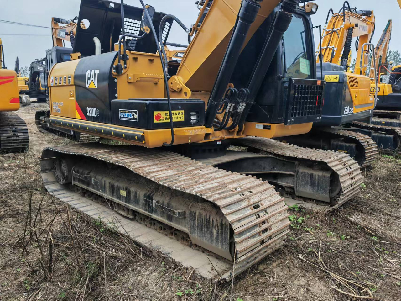 Escavadora de rastos CATERPILLAR 320D2: foto 7