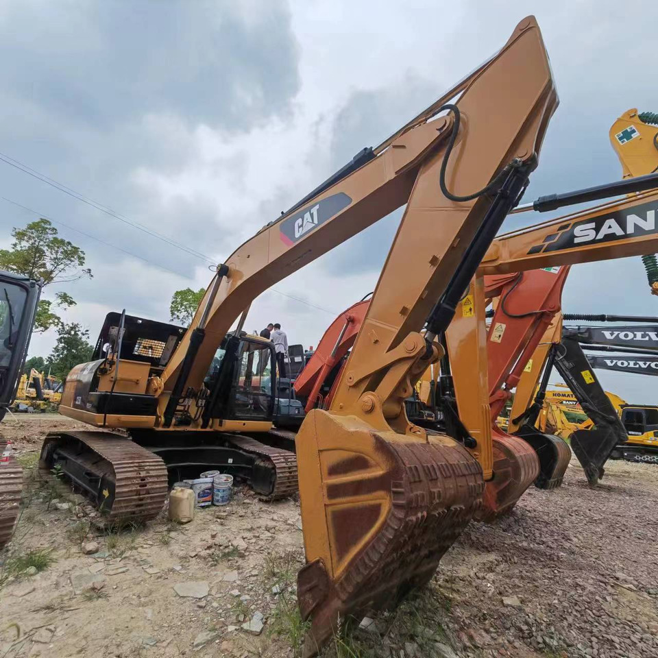 CATERPILLAR 325D2 - Escavadora de rastos: foto 1 CATERPILLAR 325D2 - Escavadora de rastos: foto 1