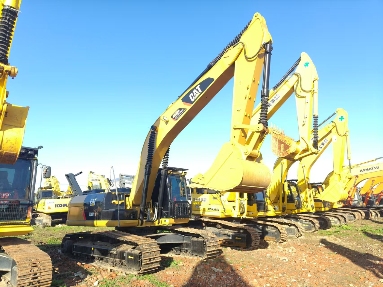 Escavadora de rastos CATERPILLAR 330D2: foto 6