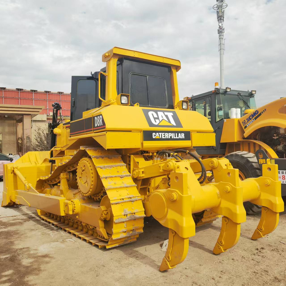 CATERPILLAR D8R - Buldôzer: foto 1 CATERPILLAR D8R - Buldôzer: foto 1