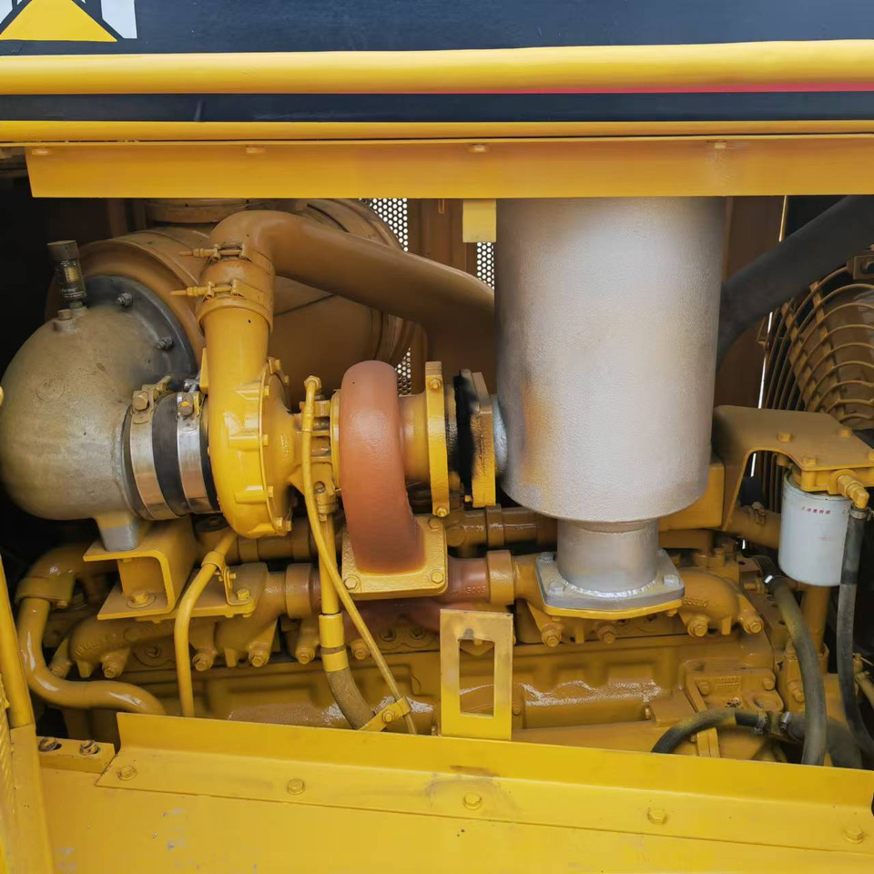 CATERPILLAR D8R - Buldôzer: foto 4 CATERPILLAR D8R - Buldôzer: foto 4