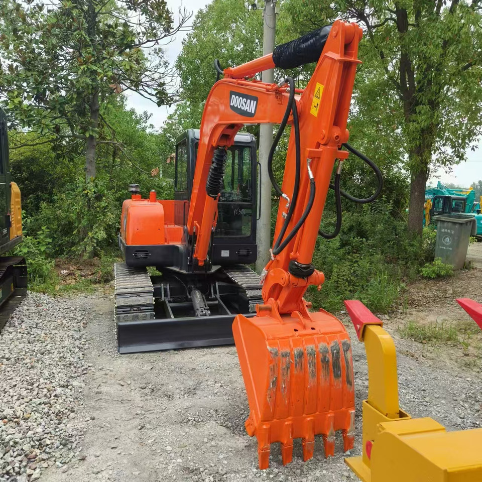 DOOSAN DH60 - Escavadora de rastos: foto 3 DOOSAN DH60 - Escavadora de rastos: foto 3