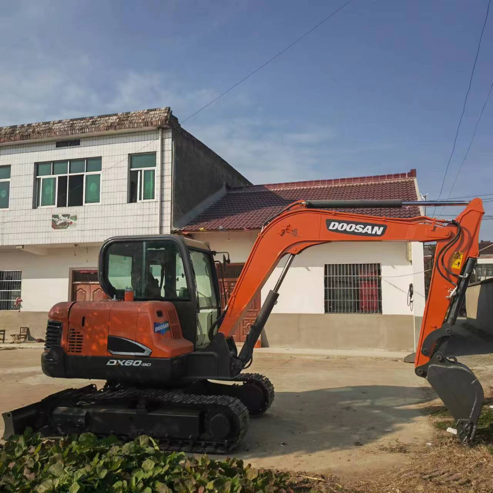 DOOSAN DX60 - Mini escavadeira: foto 2 DOOSAN DX60 - Mini escavadeira: foto 2