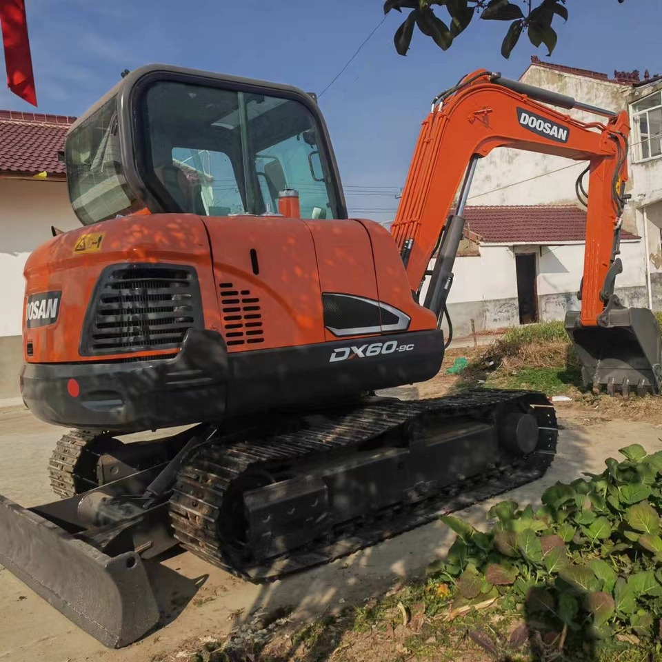 DOOSAN DX60 - Mini escavadeira: foto 5 DOOSAN DX60 - Mini escavadeira: foto 5