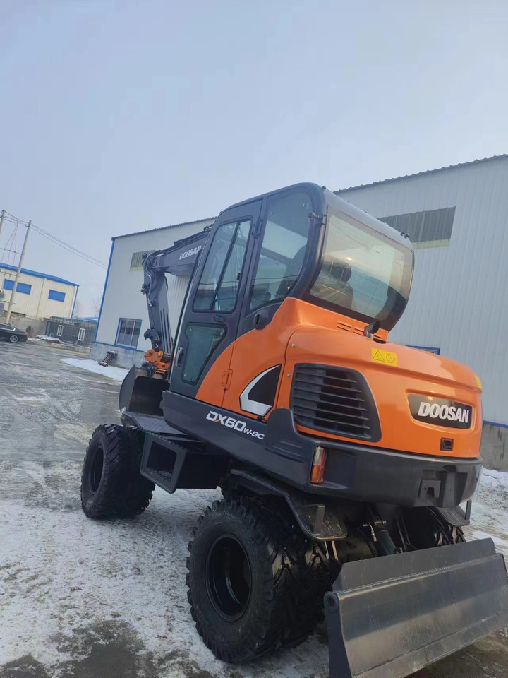 DOOSAN DX60w-9c - Mini escavadeira: foto 4 DOOSAN DX60w-9c - Mini escavadeira: foto 4