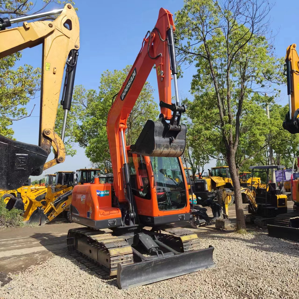 DOOSAN DX75 - Escavadora de rastos: foto 3 DOOSAN DX75 - Escavadora de rastos: foto 3