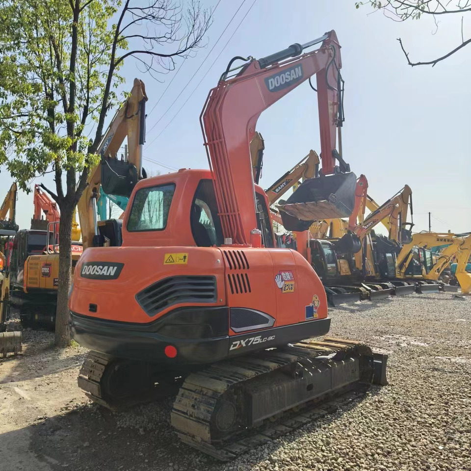 DOOSAN DX75 - Mini escavadeira: foto 2 DOOSAN DX75 - Mini escavadeira: foto 2