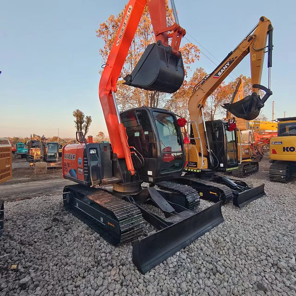 HITACHI ZX70 - Escavadora de rastos: foto 1 HITACHI ZX70 - Escavadora de rastos: foto 1