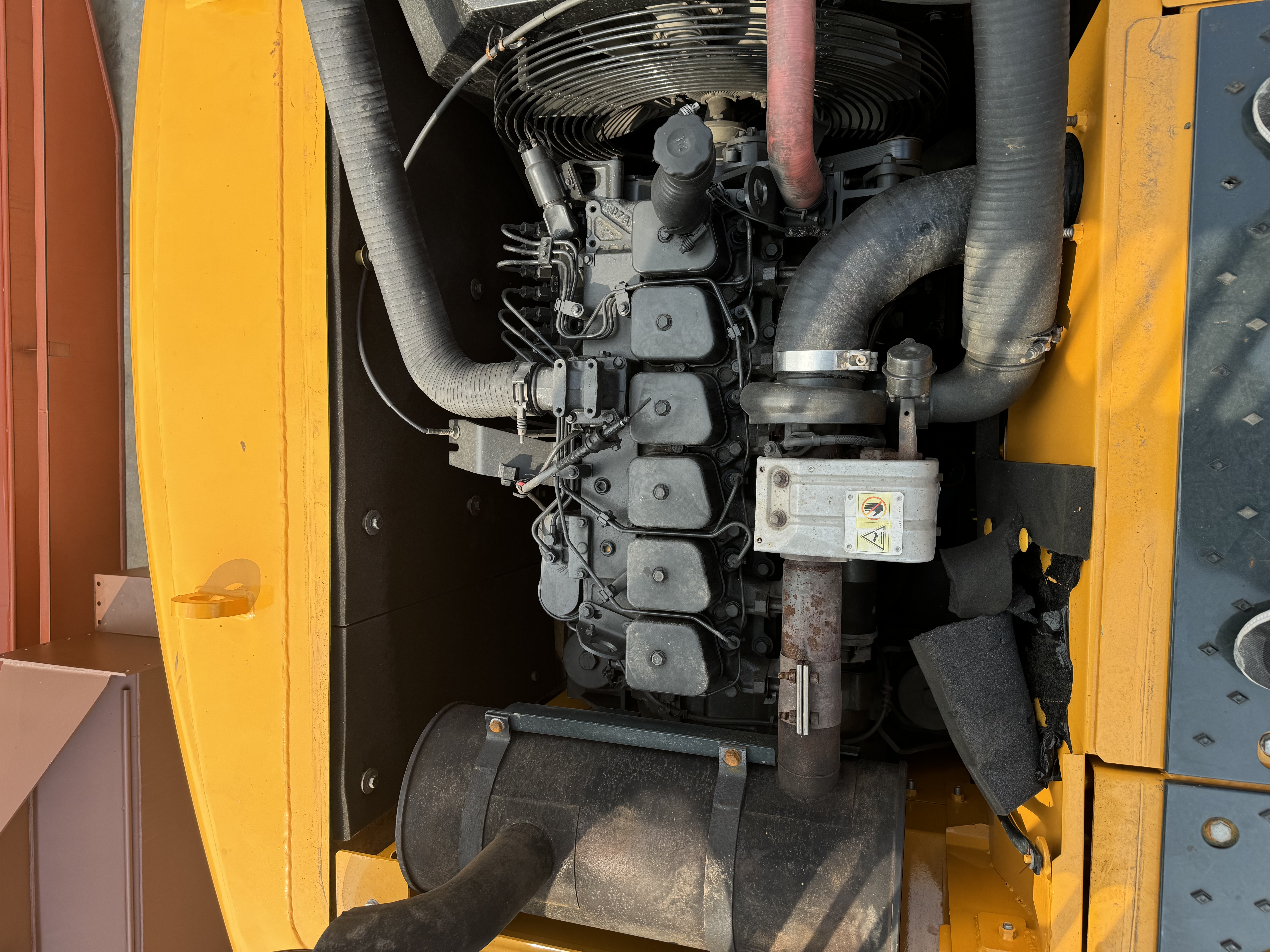 Escavadeira de rodas Hyundai 210W-9: foto 7 Escavadeira de rodas Hyundai 210W-9: foto 7