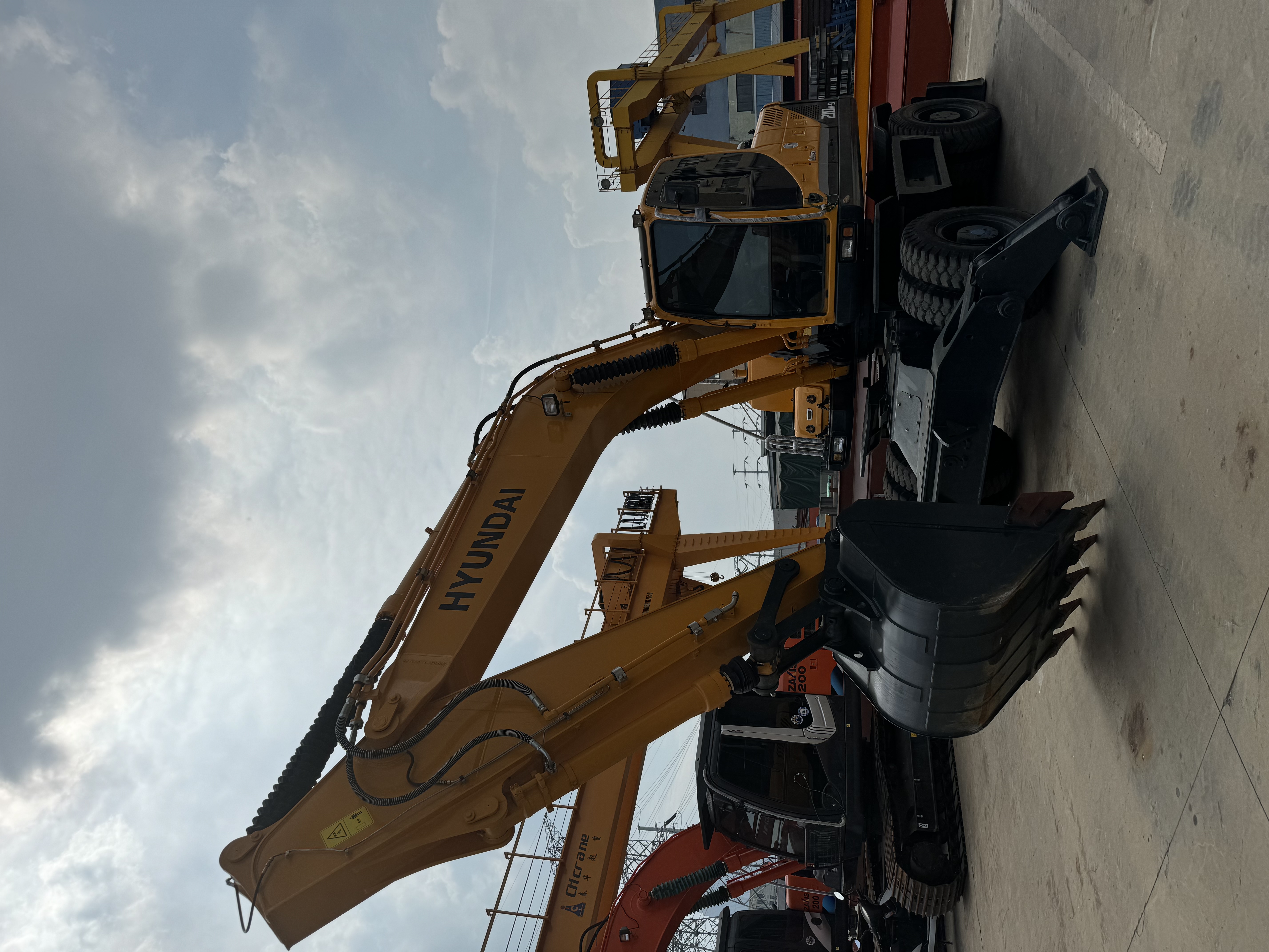 Escavadeira de rodas Hyundai 210W-9: foto 6 Escavadeira de rodas Hyundai 210W-9: foto 6