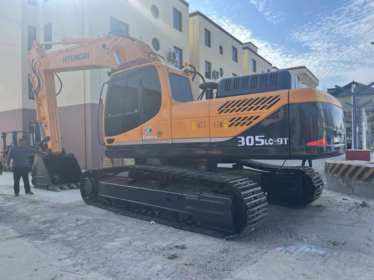 Escavadora de rastos Hyundai 305: foto 9