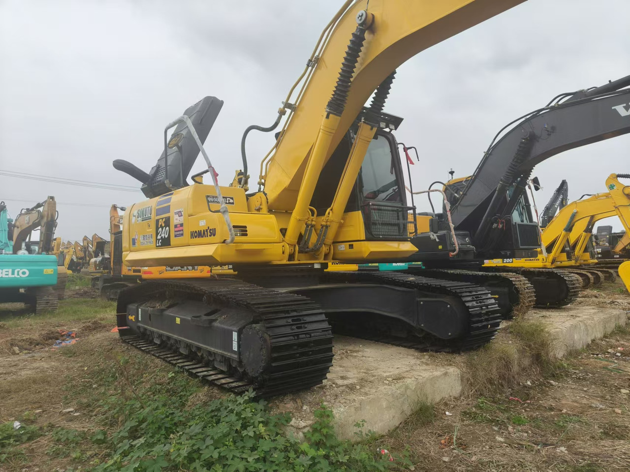 KOMATSU PC240LC-8 - Escavadora de rastos: foto 5 KOMATSU PC240LC-8 - Escavadora de rastos: foto 5